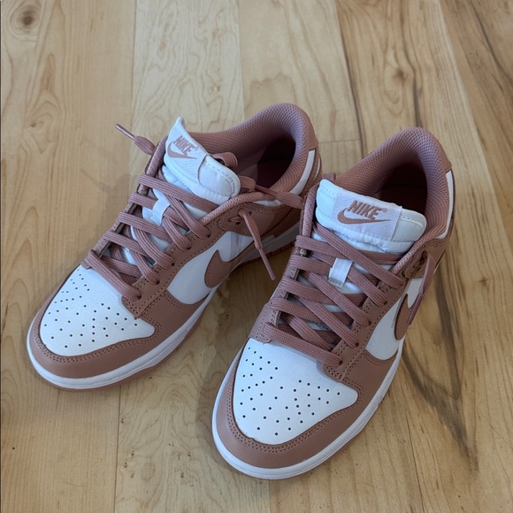 Nike Shoes - Brand new Nike dunks
